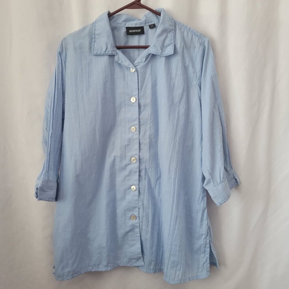 Avenue Blouse Button Down Blue embroidered 14/16 Plus Preppy Chic Grandmacore